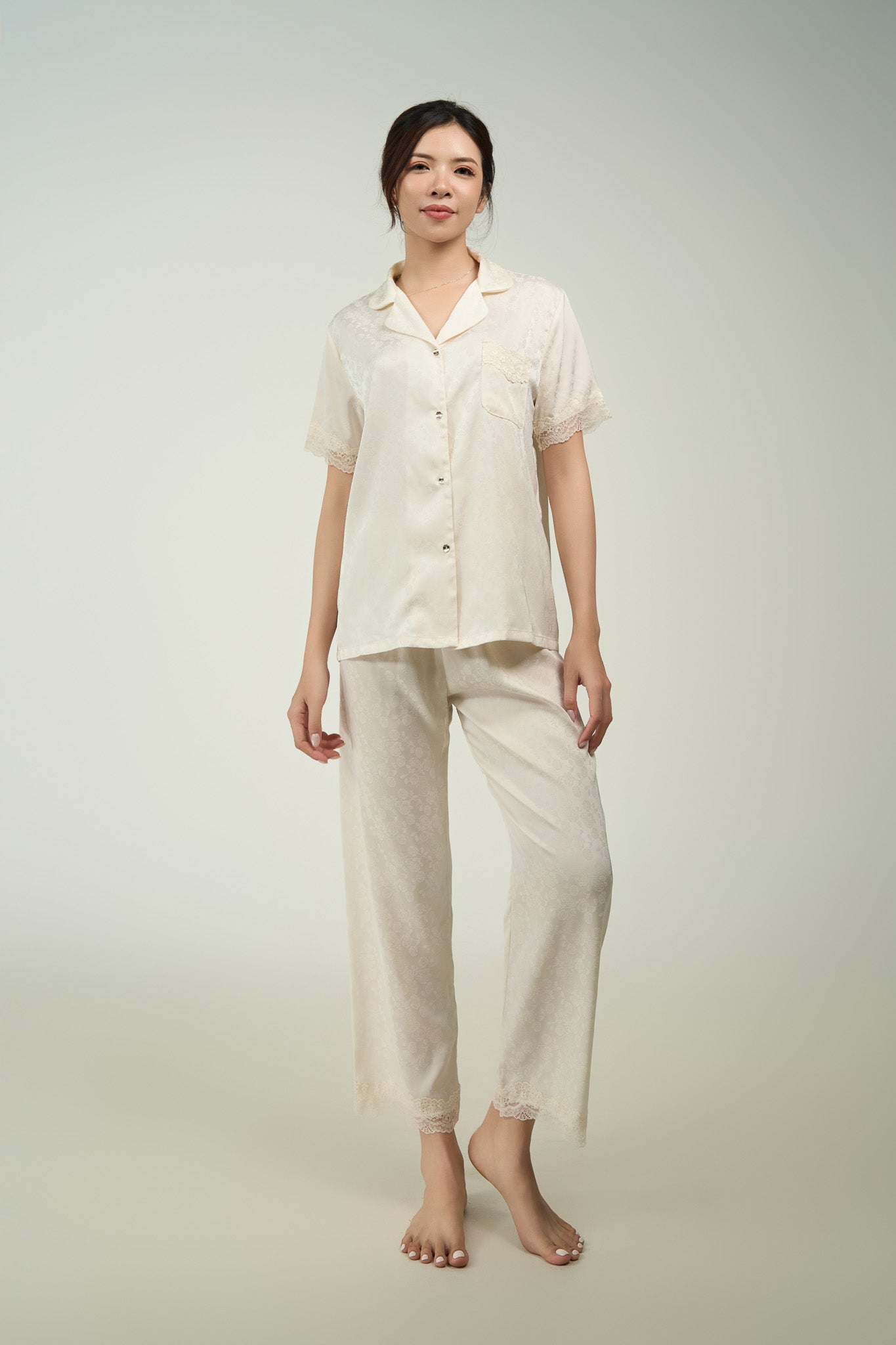 White Lace Short Sleeve Pyjama Set – Lavoni Sleepwear